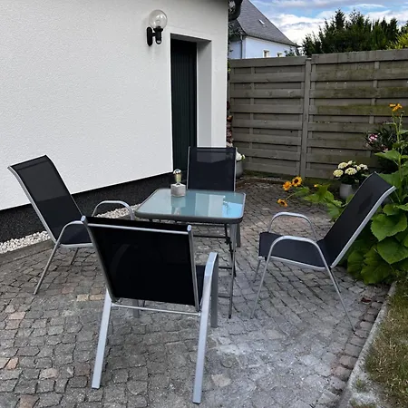 # 97 - Am Sachsenring Apartman *